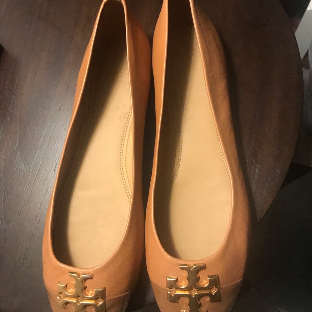 Tory Burch Leather Ballet Flats. Excellent condition like new worn once. Size 10